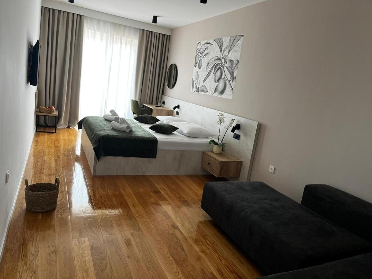 Memori Bed&Breakfast Rab Town Esterno foto