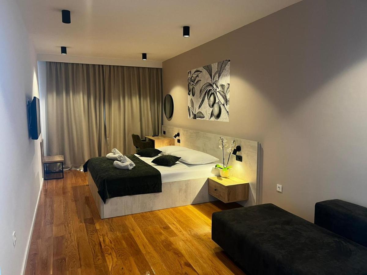 Memori Bed&Breakfast Rab Town Esterno foto