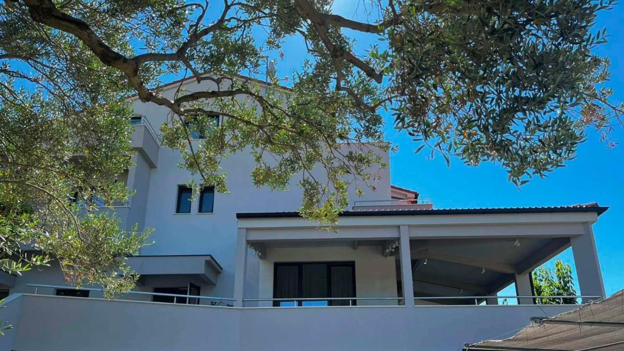 Memori Bed&Breakfast Rab Town Esterno foto
