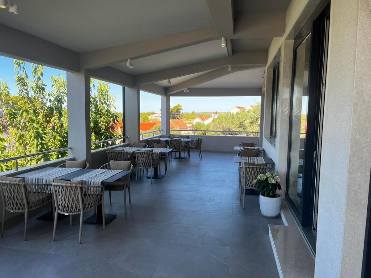 Memori Bed&Breakfast Rab Town Esterno foto