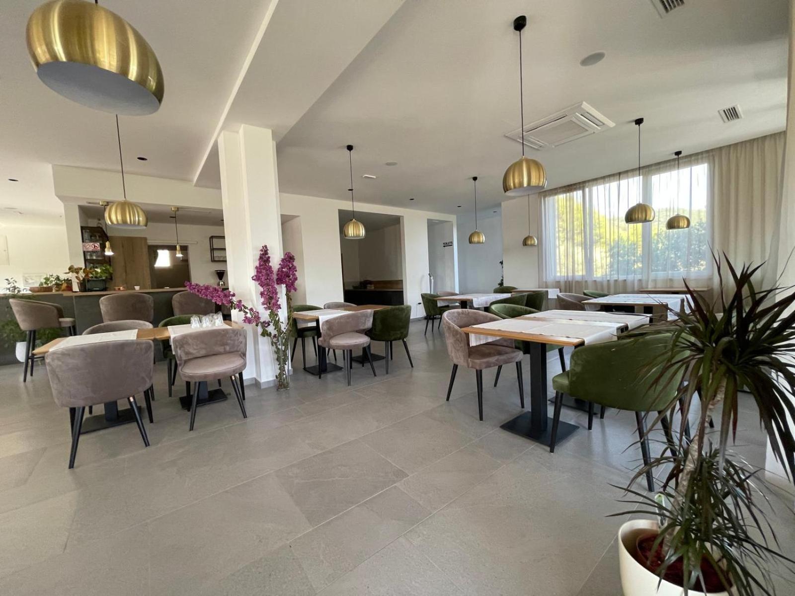 Memori Bed&Breakfast Rab Town Esterno foto