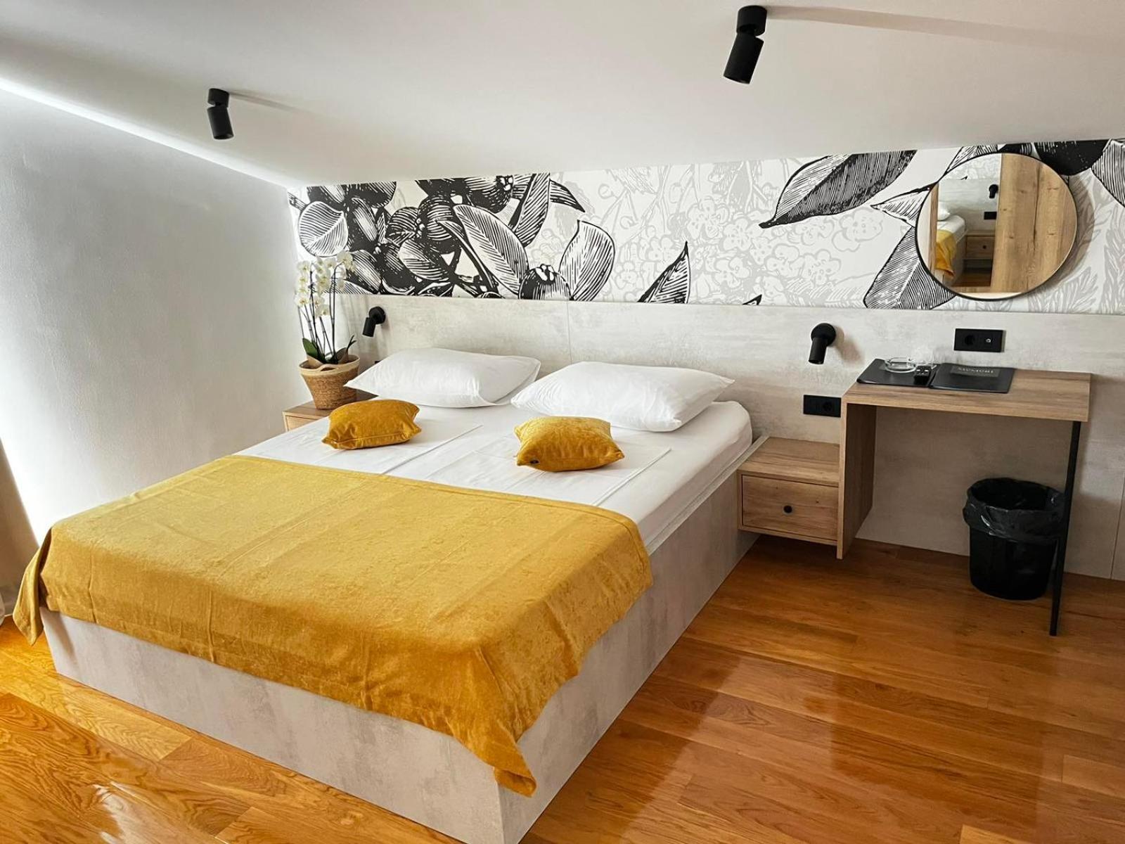 Memori Bed&Breakfast Rab Town Esterno foto