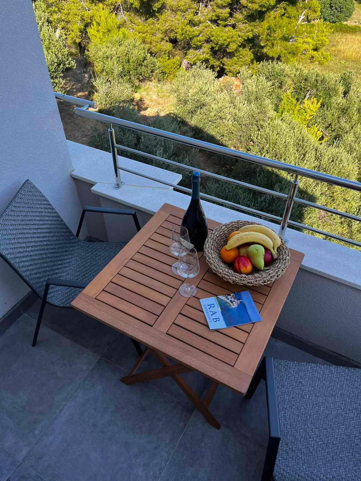 Memori Bed&Breakfast Rab Town Esterno foto