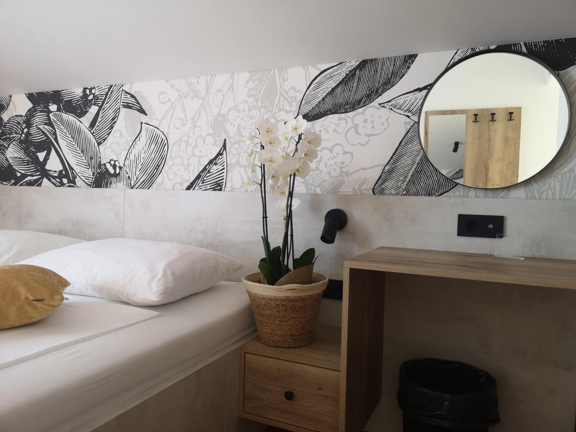 Memori Bed&Breakfast Rab Town Esterno foto