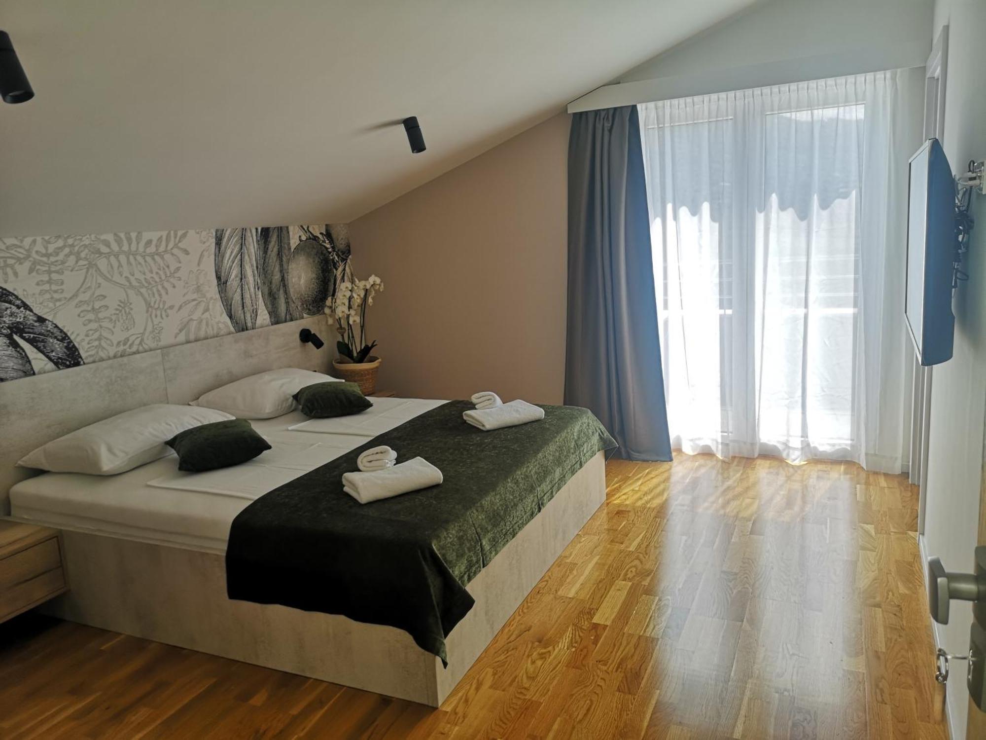Memori Bed&Breakfast Rab Town Esterno foto